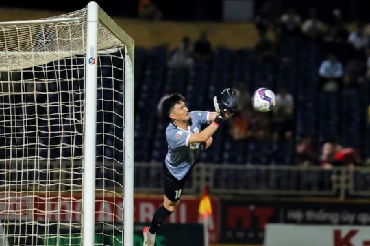 Tình cảnh của cựu thủ môn Sông Lam Nghệ An ở câu lạc bộ Hà Nội 