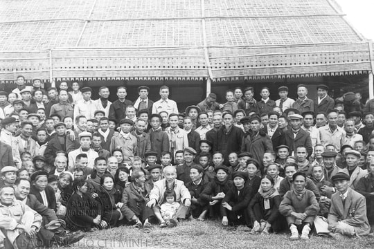 "Bài ca cách mạng" theo lời Bác dặn