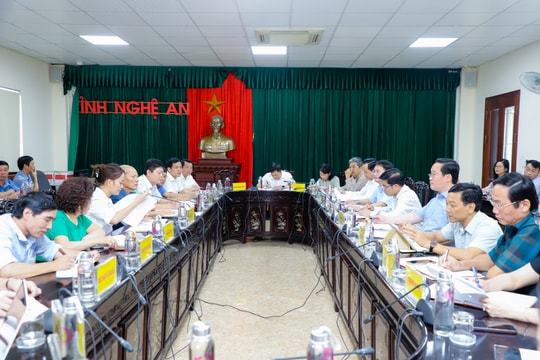 Chủ tịch UBND tỉnh Nghệ An Nguyễn Đức Trung tiếp công dân định kỳ tháng 5/2024