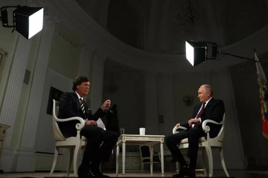 Nhà báo Mỹ Tucker Carlson thú nhận bất ngờ về ông Putin