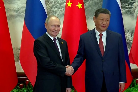 Chủ tịch Trung Quốc Tập Cận Bình hội đàm với Tổng thống Nga Putin