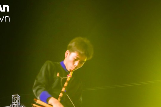 Rộn ràng điệu sáo Mông xứ Nghệ