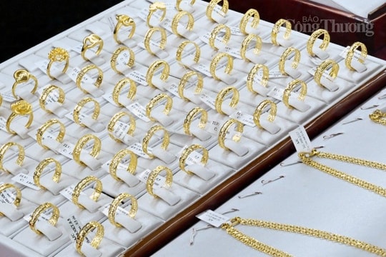 Vàng bất ngờ tăng sốc; Tỷ giá Yen Nhật lại sụt giảm