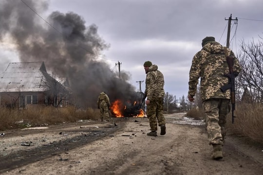 Báo Mỹ nêu điều Ukraine nên làm trước khi đàm phán với Nga 
