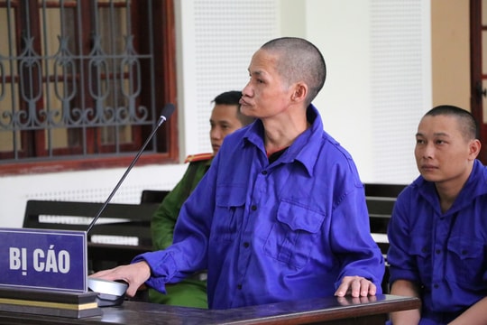 Người đàn ông ngoại quốc đổi 300 nghìn đồng 'lấy' 9 năm tù