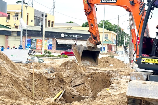 Dự án nâng cấp vỉa hè đường Lê Hồng Phong (TP Vinh) có nguy cơ chậm tiến độ?