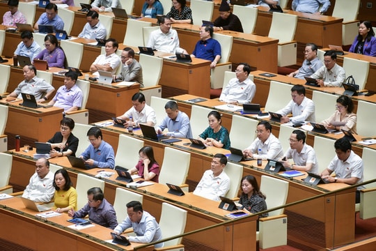 Quốc hội bắt đầu tiến hành quy trình phê chuẩn miễn nhiệm Bộ trưởng Bộ Công an, bầu Chủ tịch nước