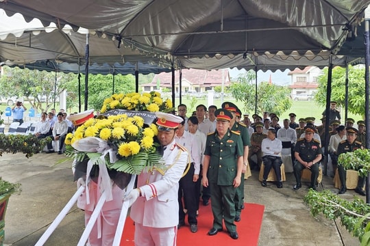  Lễ bàn giao, di chuyển hài cốt các anh hùng liệt sĩ hy sinh tại Lào về đất mẹ Việt Nam