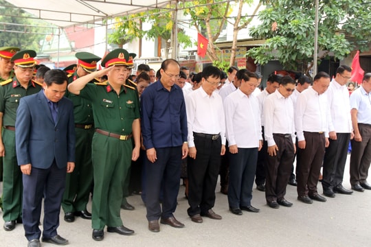 Trang trọng lễ đón hài cốt liệt sĩ quân tình nguyện, chuyên gia Việt Nam hy sinh tại Lào