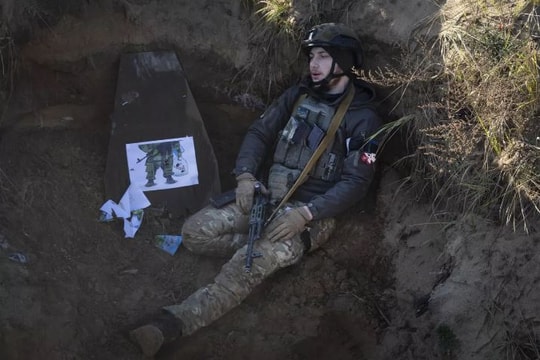 Giáo sư Mỹ cho rằng sự yếu kém của Ukraine khiến phương Tây hung hăng hơn