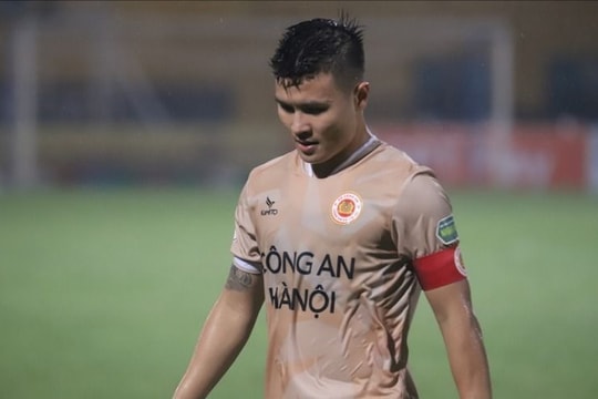 Công Phượng dính chấn thương ngay trước đợt tập trung tuyển Việt Nam; Người đại diện lên tiếng về tương lai của Quang Hải