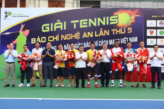 Khai mạc giải Tennis Báo chí Nghệ An lần thứ 5