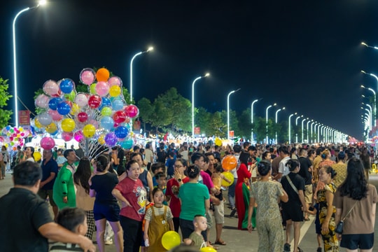 Thị xã Cửa Lò khai trương phố đêm Nguyễn Huệ