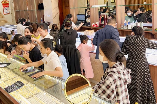 Giá vàng giảm, người dân Nghệ An tăng mua