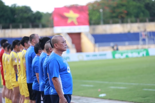 HLV Phạm Anh Tuấn lý giải chuỗi trận thăng hoa của CLB Sông Lam Nghệ An