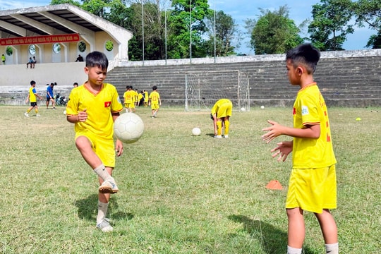 Nhi đồng Tân Kỳ quyết tâm bảo vệ ngôi vô địch Giải Bóng đá Thiếu niên - Nhi đồng Cúp Báo Nghệ An