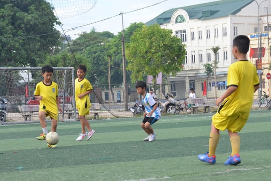 Đội bóng đá nhi đồng thị xã Cửa Lò quyết tâm tập luyện, thi đấu tốt và đạt thành tích cao
