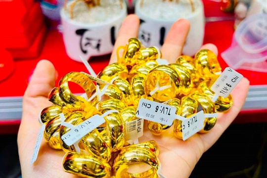 Vàng đảo chiều tăng mạnh, thị trường vàng Nghệ An chững lại