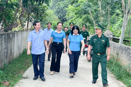 Hội Phụ nữ tỉnh Nam Định tổ chức hoạt động “Đồng hành cùng phụ nữ biên cương” tại Nghệ An