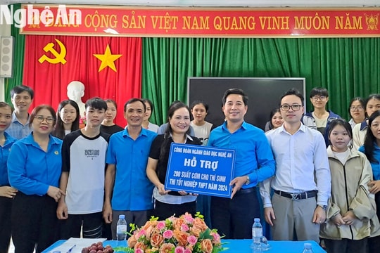 Trao tặng 800 suất cơm miễn phí cho thí sinh vùng cao Nghệ An tham dự Kỳ thi tốt nghiệp THPT năm 2024