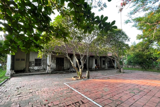 Về nơi 'ra ngõ gặp... di tích' bên bờ sông Lam