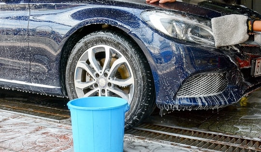 5 điều không nên làm khi tự rửa ô tô