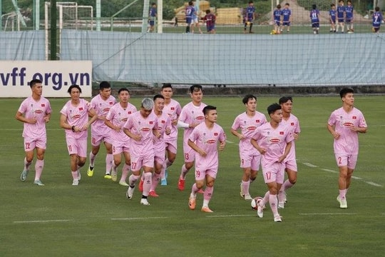 Cựu sao Hoàng Anh Gia Lai nói thẳng lý do Công Phượng không được lên tuyển; Real Madrid hoàn tất hợp đồng 'bom tấn' mang tên Kylian Mbappe