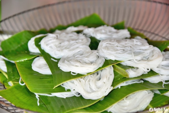 Bún bánh đắt hàng ngày nắng nóng