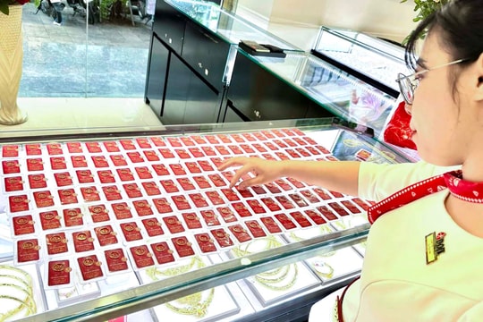 Thị trường Nghệ An tạm ‘đóng băng’ khi vàng xuống giá