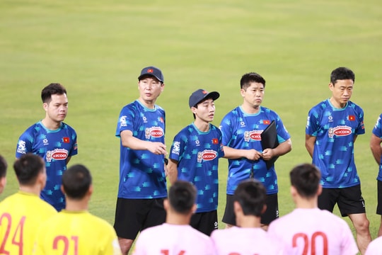 Đội tuyển Việt Nam đón tin không vui trước ngày hội quân
