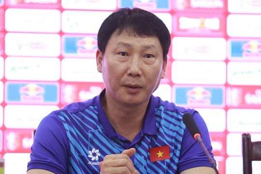 HLV Kim Sang-sik: 'Đội tuyển Việt Nam quyết tâm giành chiến thắng ở trận đấu ra mắt gặp Philippines'