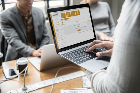 Chi lương qua tài khoản - giải pháp 'vẹn cả đôi đường' cho doanh nghiệp và người lao động
