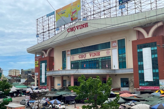 Nhếch nhác và mất an toàn tại chợ lớn nhất Nghệ An