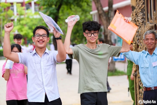 Đề thi Ngữ văn lớp 10 ở Nghệ An đề cao vai trò của thế hệ trẻ với tình yêu quê hương đất nước