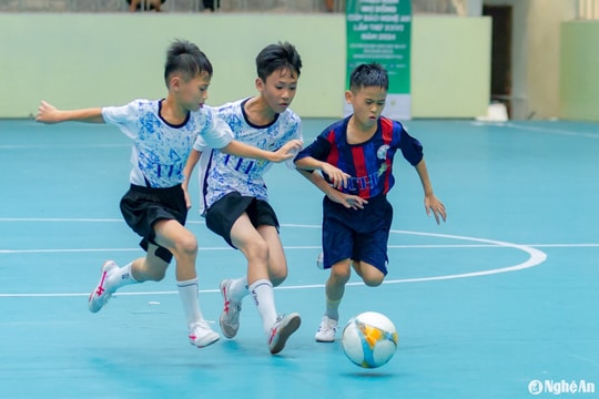 Nhi đồng Diễn Châu thắng chật vật Nhi đồng Thái Hoà 2-1