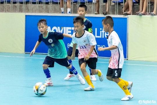 Đội Nhi đồng huyện Quỳ Hợp giành chiến thắng trước Nhi đồng huyện Quỳnh Lưu