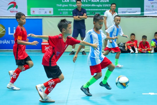 Đội Nhi đồng Yên Thành giành chiến thắng thuyết phục trước đội Nhi đồng Tân Kỳ