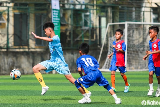 Thiếu niên Đô Lương dội cơn mưa bàn thắng vào lưới Thiếu niên Kỳ Sơn