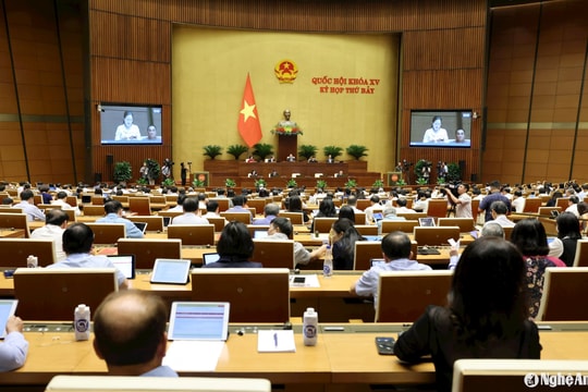 Quốc hội thảo luận ở hội trường về phê chuẩn quyết toán ngân sách nhà nước