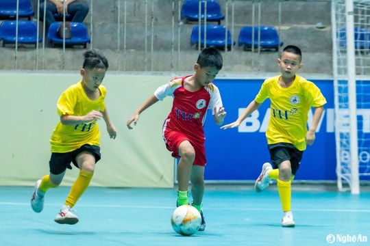 Nhi đồng Yên Thành thắng thuyết phục Nhi đồng thành phố Vinh