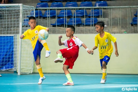 Highlight Nhi đồng Yên Thành - Nhi đồng Cửa Lò: 6-1