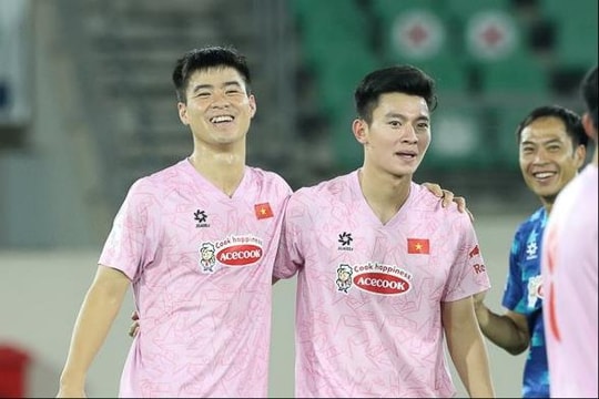 Đội tuyển Việt Nam tập buổi đầu tiên tại Iraq