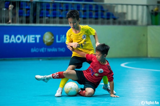 Chiến thắng Nhi đồng thành phố Vinh, Nhi đồng Tân Kỳ vào tứ kết