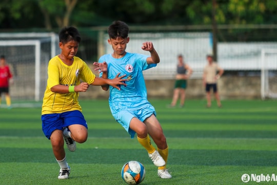 Thắng trên loạt luân lưu, Thiếu niên Thanh Chương chiếm ngôi nhất bảng D