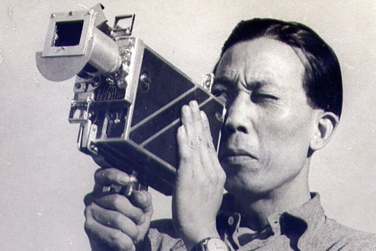 Người quay phim Bác Hồ ở Pháp năm 1946