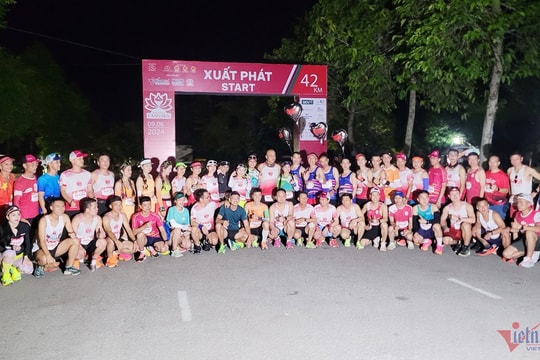 Chính thức khởi tranh giải marathon 'Hành trình về Làng Sen 2024'