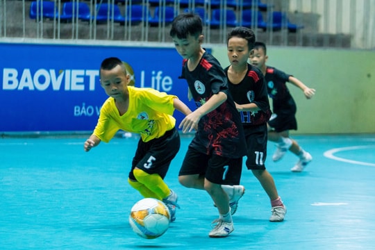 Nhi đồng TP. Vinh thua 2-4 trước Nhi đồng Nghĩa Đàn trong trận cầu thủ tục