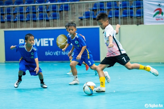 Thắng Nhi đồng Thanh Chương, Nhi đồng Quỳ Hợp đứng đầu bảng B