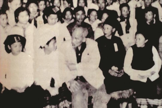 Các dân tộc thiểu số Nghệ An luôn ở trong trái tim Bác Hồ