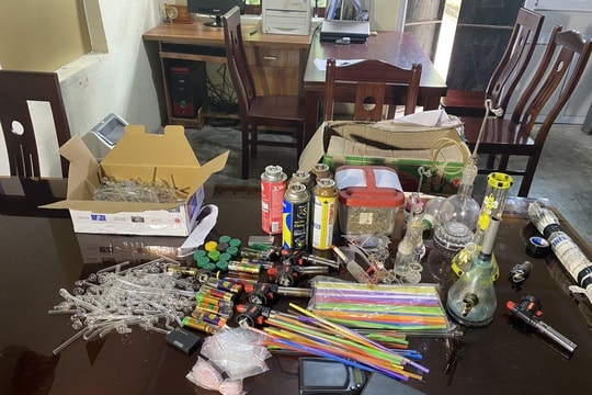 Tội sản xuất phương tiện dụng cụ dùng vào việc sử dụng trái phép chất ma túy bị phạt cao nhất bao nhiêu năm tù?